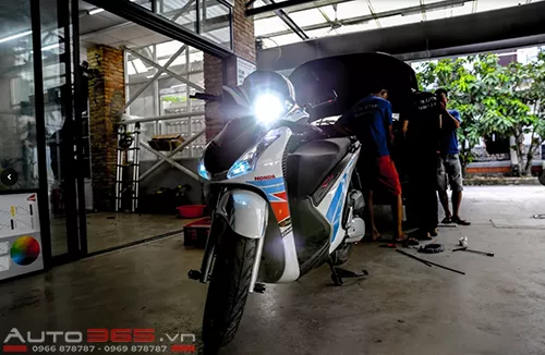 SH trắng “ Ngọc Trinh “ Độ Bi Xenon Kết Hợp Mắt Quỷ - Bộ Đèn Huyền Thoại